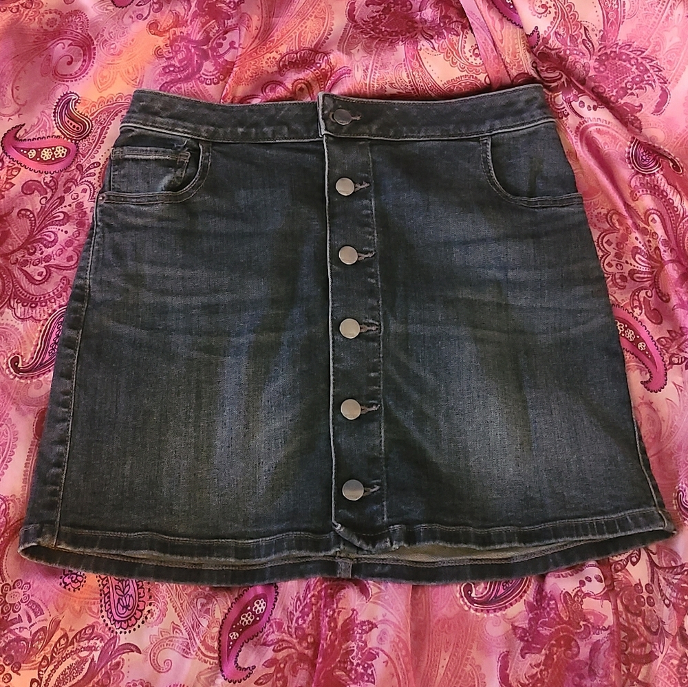 Size 6 Express button-up denim skirt